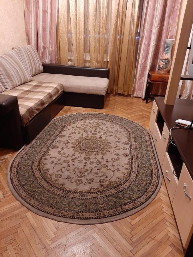 Двухкомнатная Вид На Дворец Украина Kyiv Exterior foto